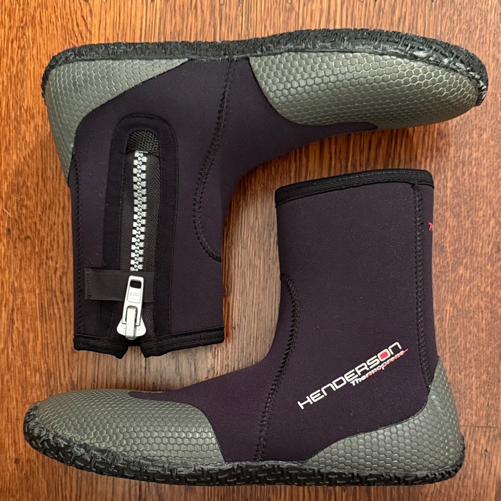 New Henderson Thermoprene 7mm high-top dive boots